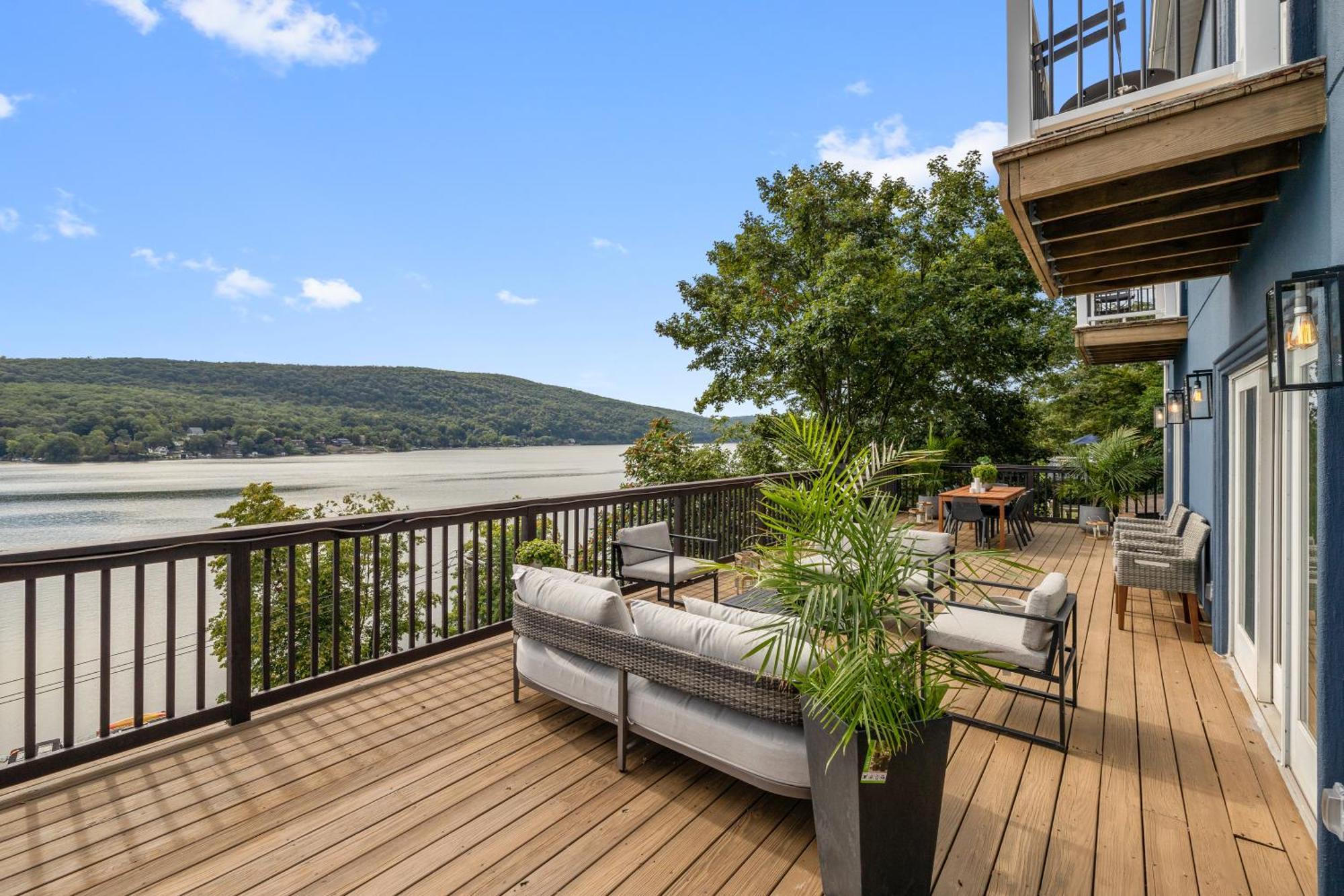 Lakeview House - Hot Tub - Firepit - Stunning Views - Spacious Deck - Cozy Living Room - Bar Greenwood Lake Exterior foto