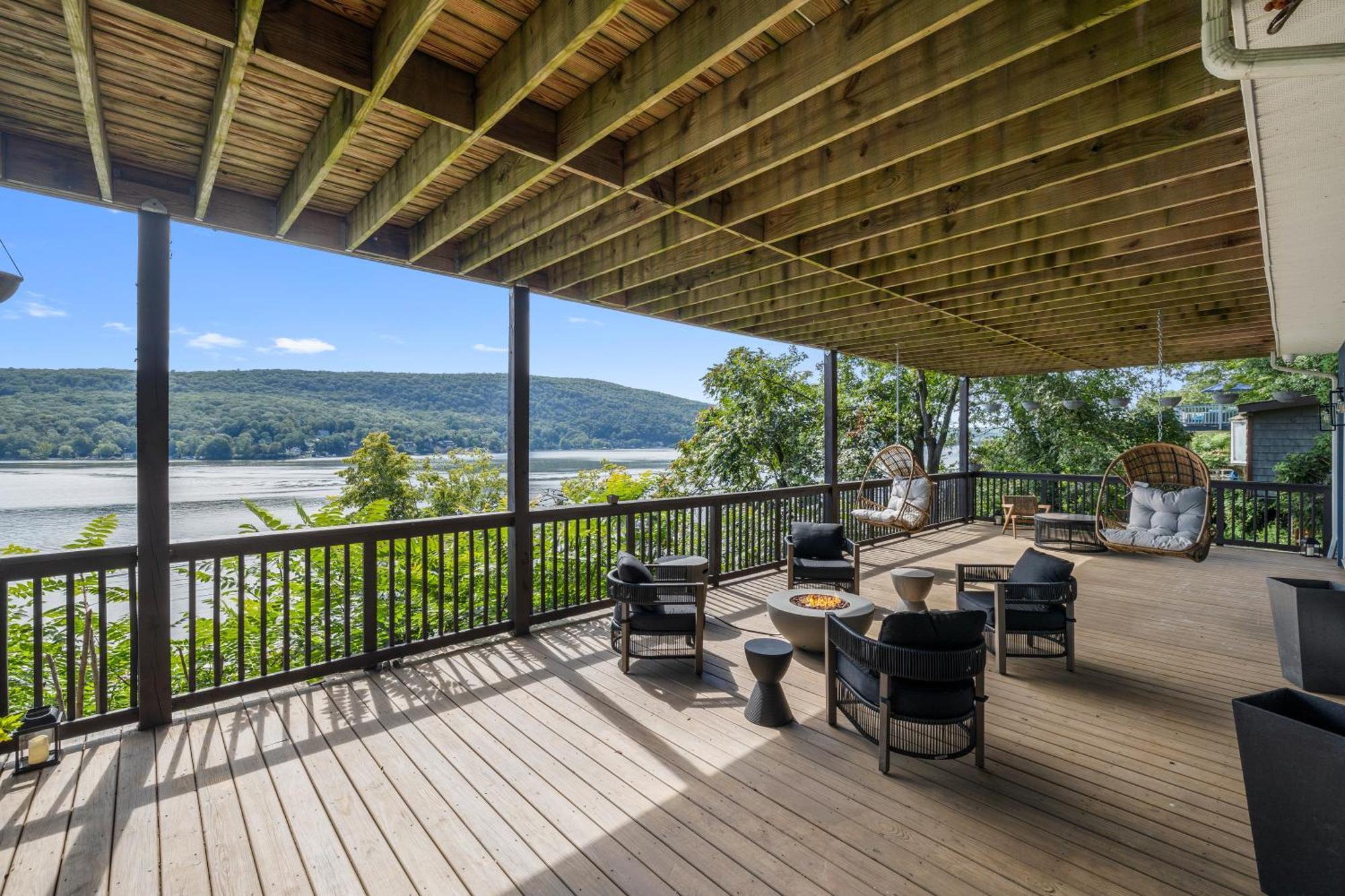 Lakeview House - Hot Tub - Firepit - Stunning Views - Spacious Deck - Cozy Living Room - Bar Greenwood Lake Exterior foto