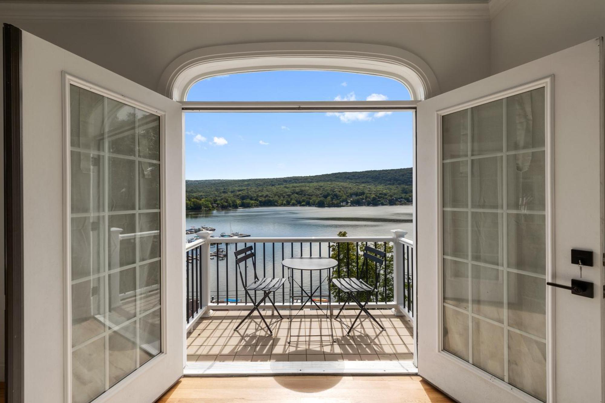 Lakeview House - Hot Tub - Firepit - Stunning Views - Spacious Deck - Cozy Living Room - Bar Greenwood Lake Exterior foto