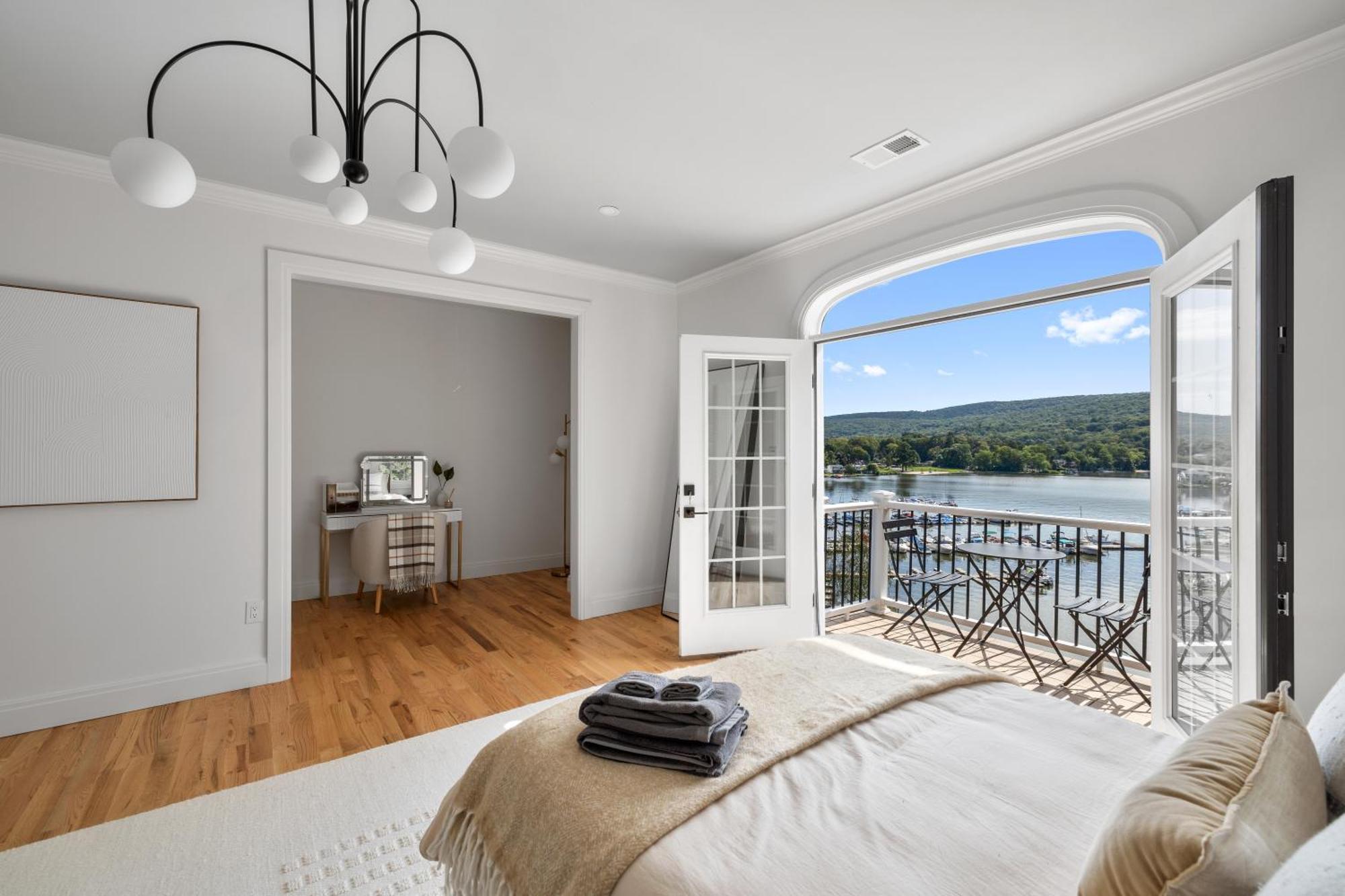 Lakeview House - Hot Tub - Firepit - Stunning Views - Spacious Deck - Cozy Living Room - Bar Greenwood Lake Exterior foto