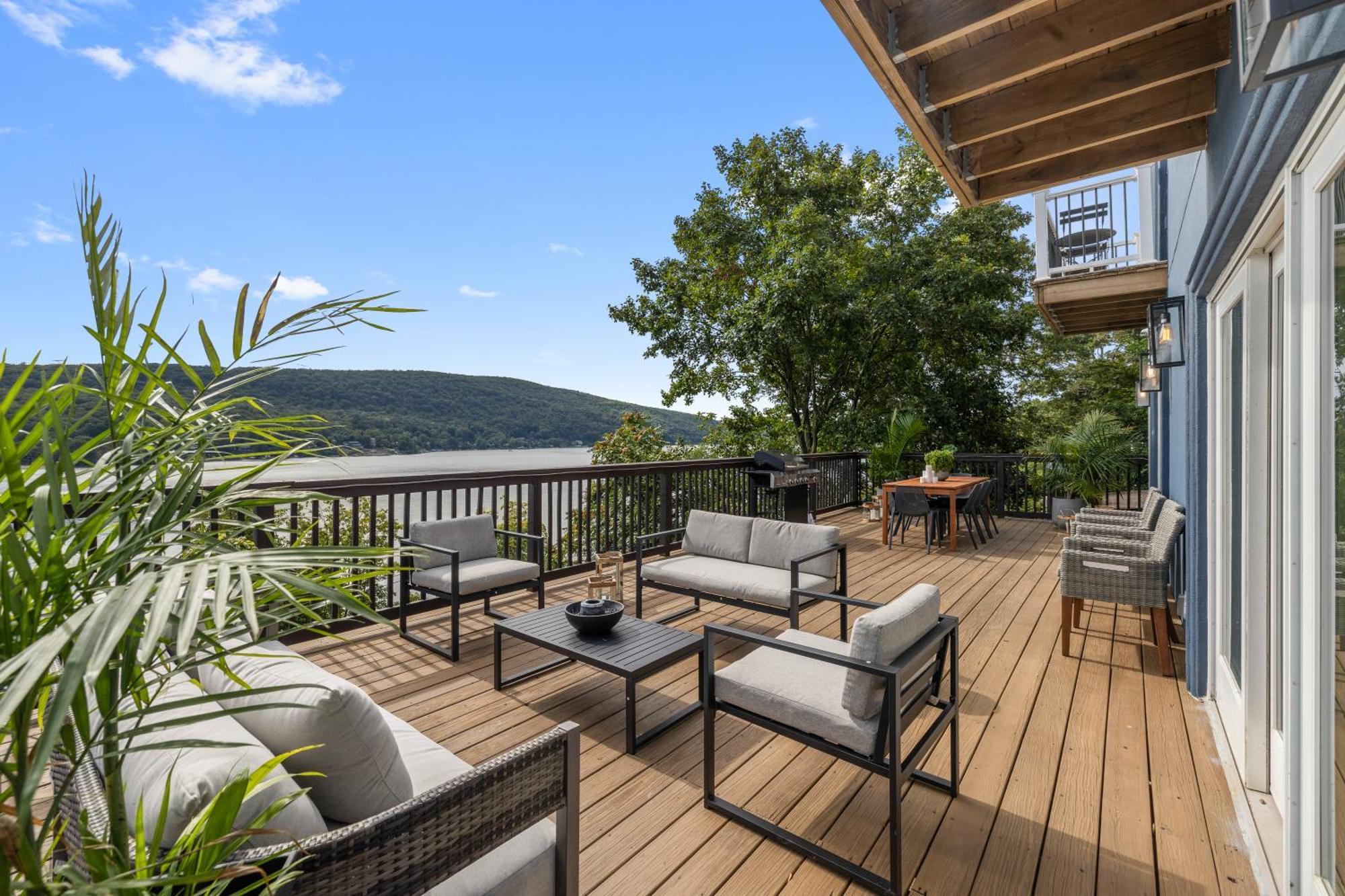 Lakeview House - Hot Tub - Firepit - Stunning Views - Spacious Deck - Cozy Living Room - Bar Greenwood Lake Exterior foto
