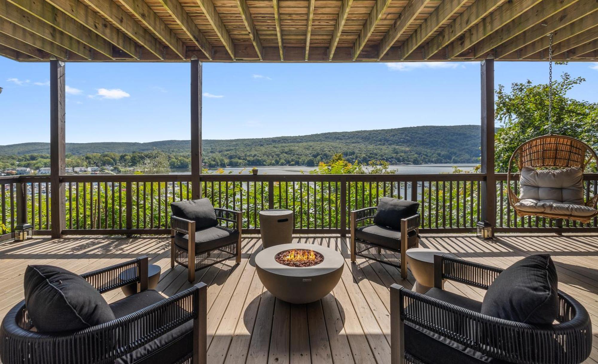 Lakeview House - Hot Tub - Firepit - Stunning Views - Spacious Deck - Cozy Living Room - Bar Greenwood Lake Exterior foto