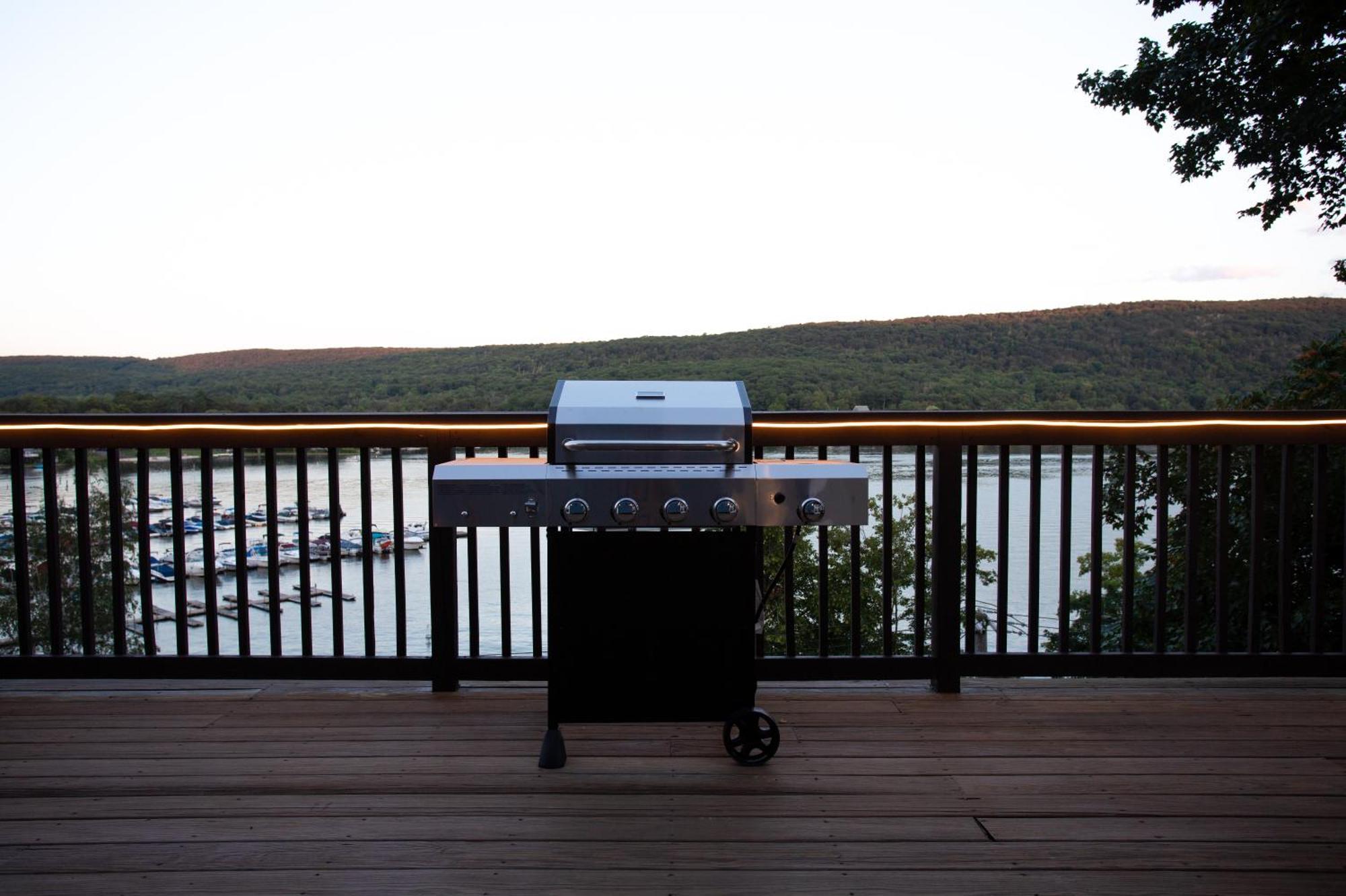 Lakeview House - Hot Tub - Firepit - Stunning Views - Spacious Deck - Cozy Living Room - Bar Greenwood Lake Exterior foto